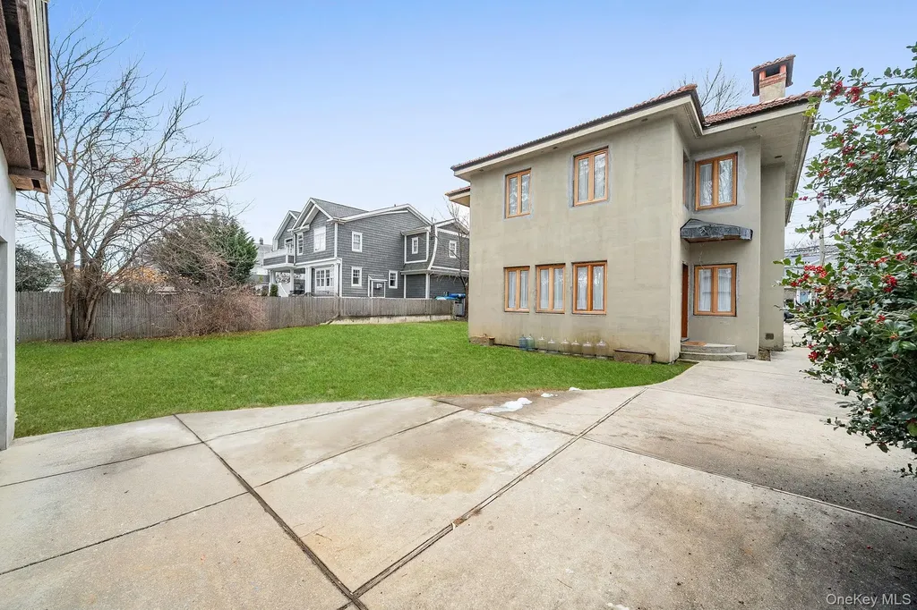 181 Walnut Street Lynbrook NY 11563
