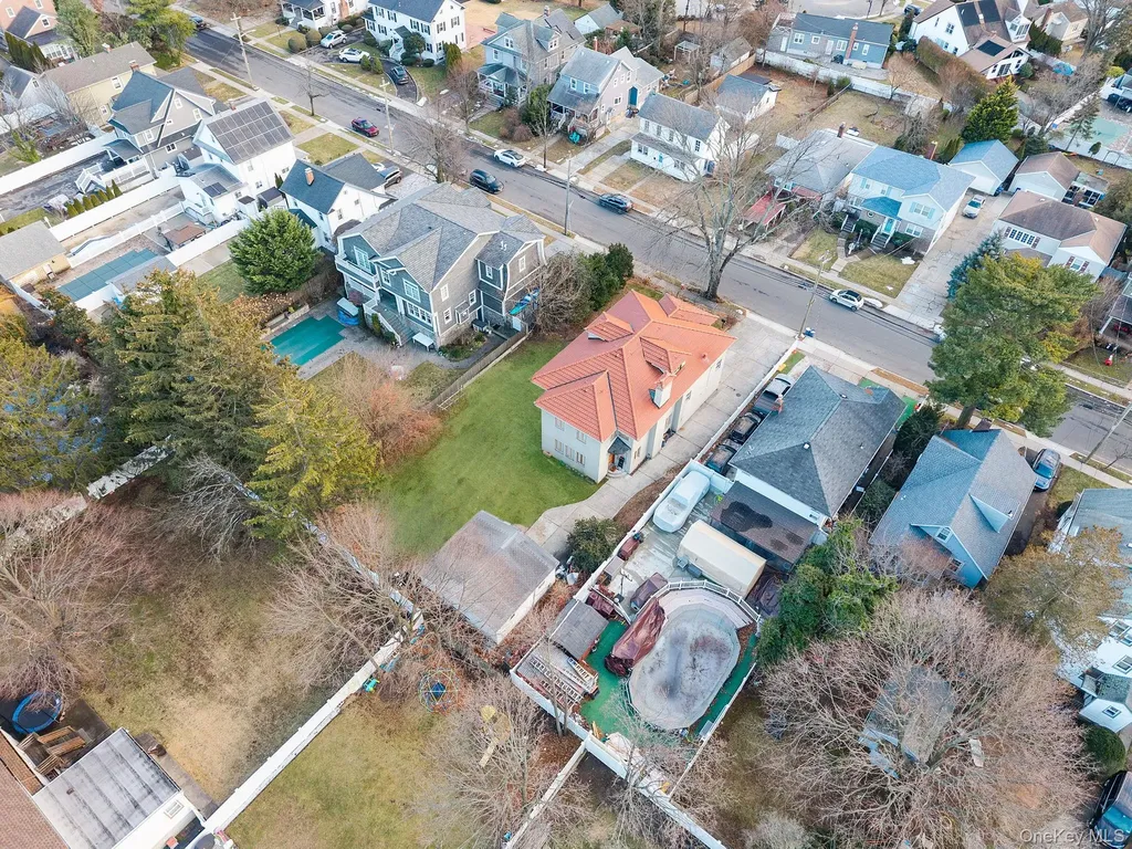 181 Walnut Street Lynbrook NY 11563
