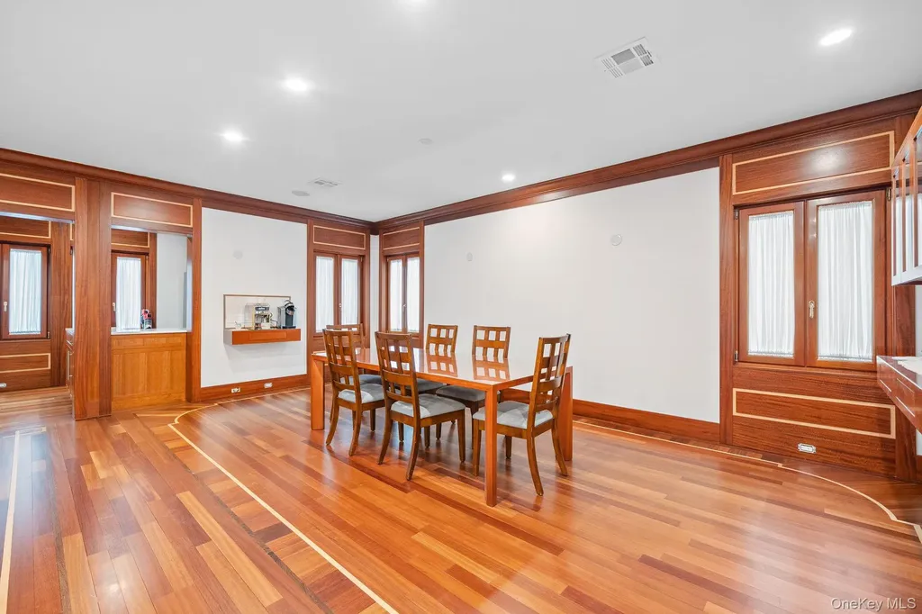 181 Walnut Street Lynbrook NY 11563