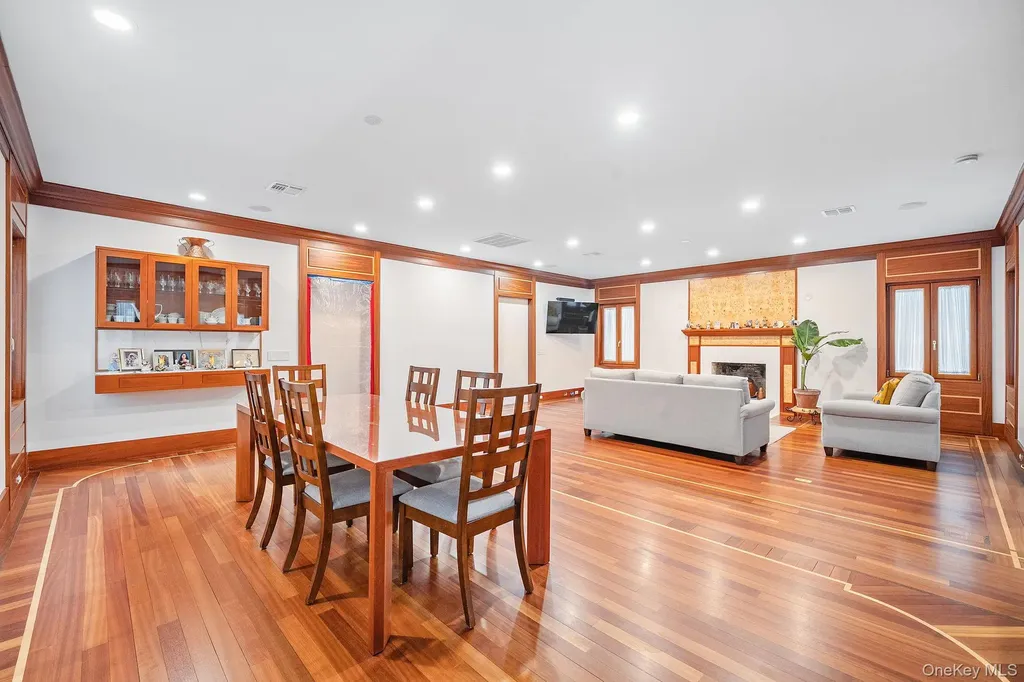 181 Walnut Street Lynbrook NY 11563