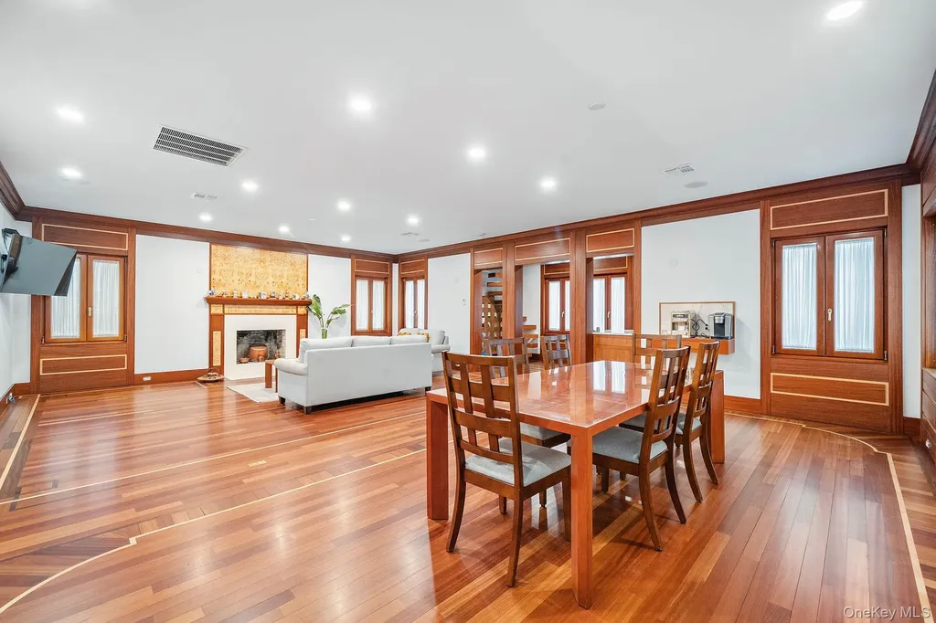 181 Walnut Street Lynbrook NY 11563
