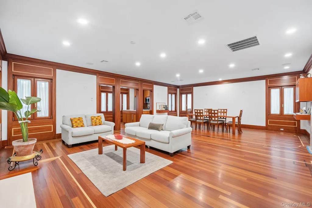181 Walnut Street Lynbrook NY 11563