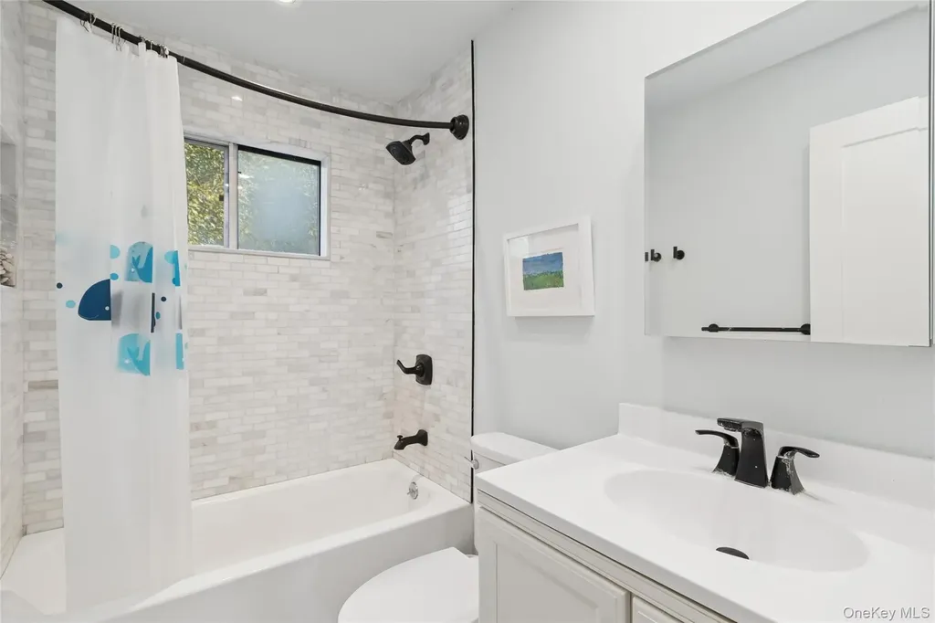 165 Springville Road Hampton Bays NY 11946