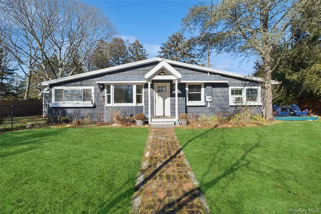 165 Springville Road Hampton Bays NY 11946