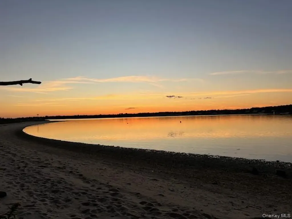 165 Springville Road Hampton Bays NY 11946
