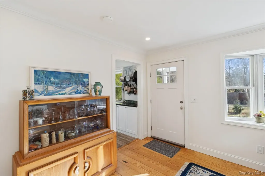 165 Springville Road Hampton Bays NY 11946