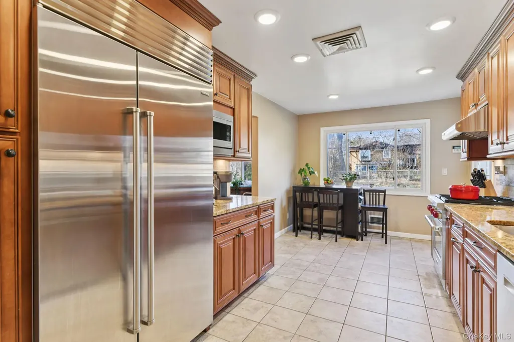 14 Fairway Drive Great Neck NY 11020