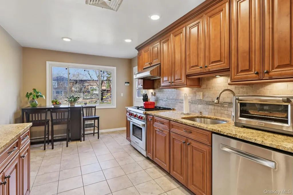 14 Fairway Drive Great Neck NY 11020