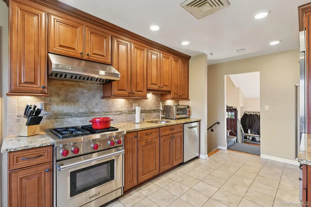 14 Fairway Drive Great Neck NY 11020