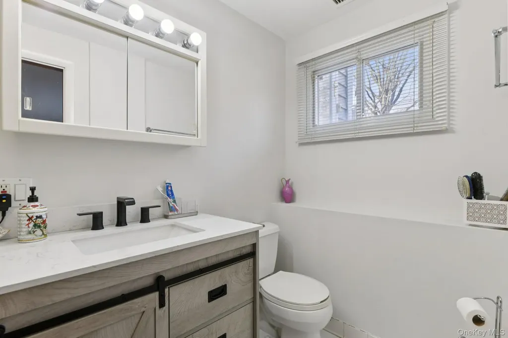 14 Fairway Drive Great Neck NY 11020
