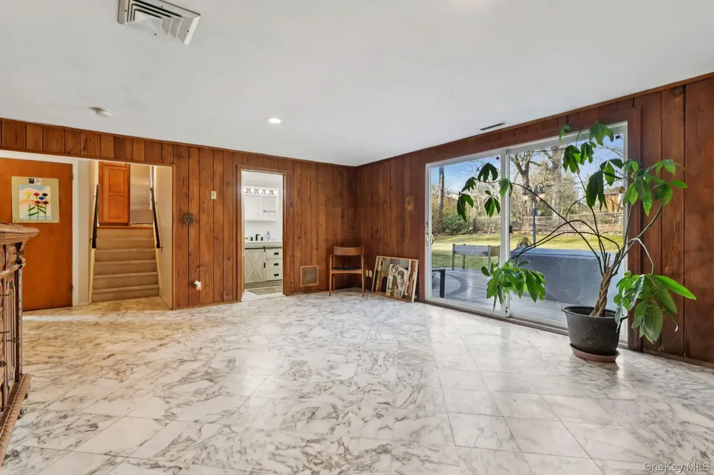 14 Fairway Drive Great Neck NY 11020