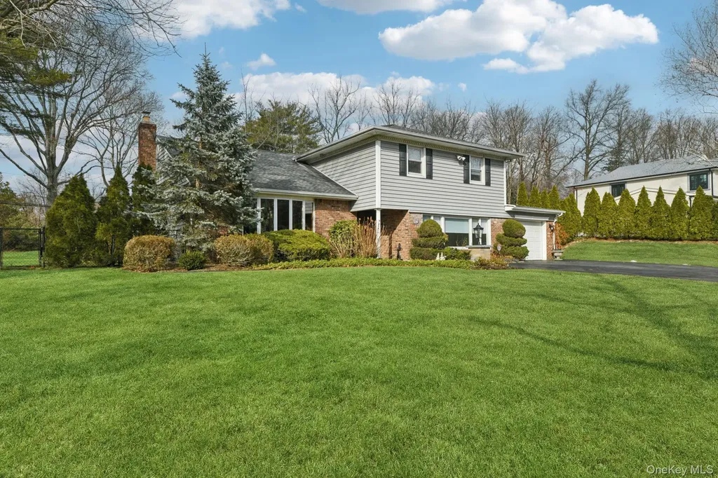 14 Fairway Drive Great Neck NY 11020