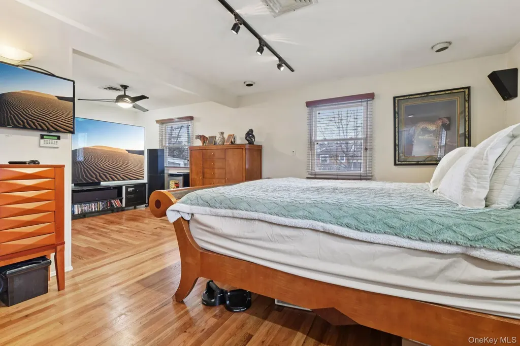 14 Fairway Drive Great Neck NY 11020