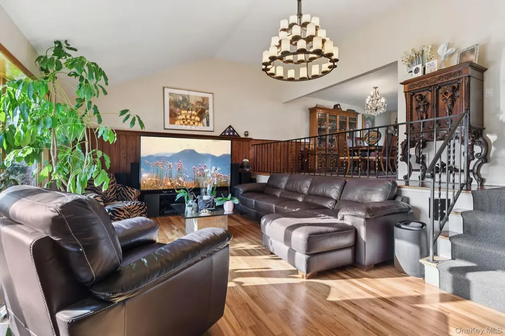 14 Fairway Drive Great Neck NY 11020