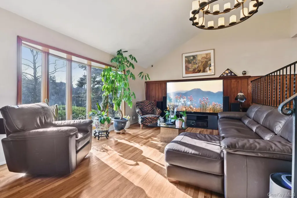 14 Fairway Drive Great Neck NY 11020