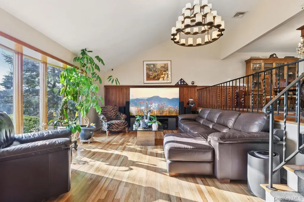 14 Fairway Drive Great Neck NY 11020