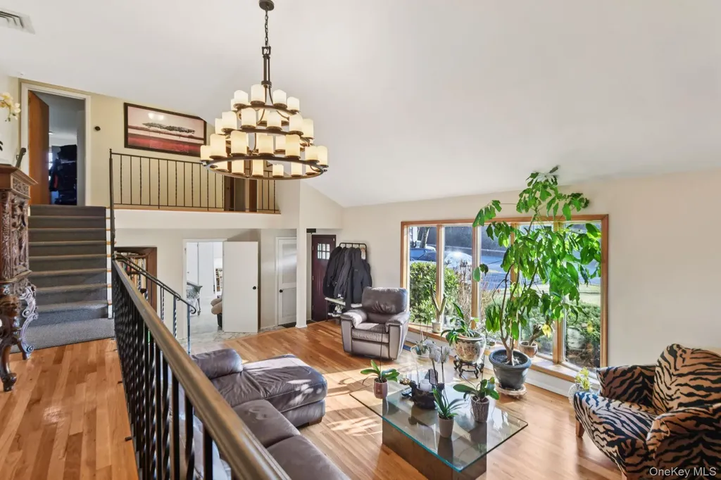 14 Fairway Drive Great Neck NY 11020
