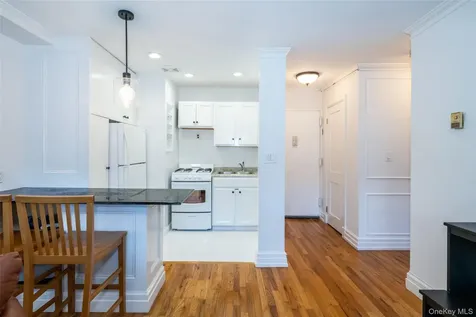 2221 Palmer Avenue New Rochelle NY 10801
