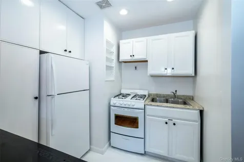 2221 Palmer Avenue New Rochelle NY 10801