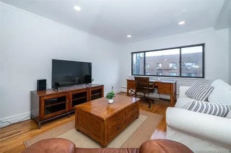 2221 Palmer Avenue New Rochelle NY 10801