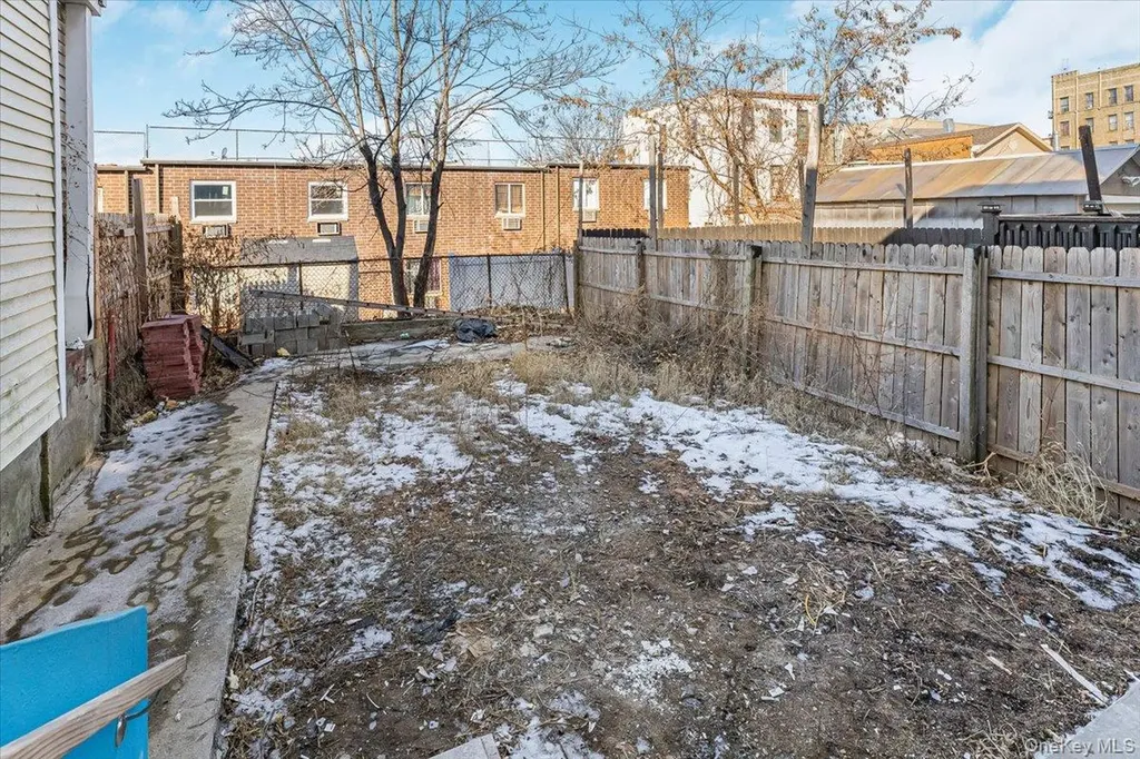 2073 Bathgate Avenue Bronx NY 10457
