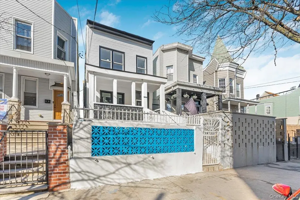 2073 Bathgate Avenue Bronx NY 10457