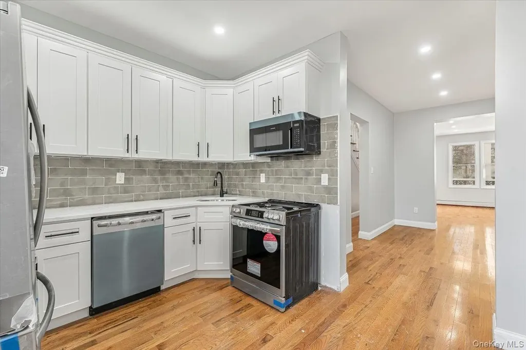 2073 Bathgate Avenue Bronx NY 10457