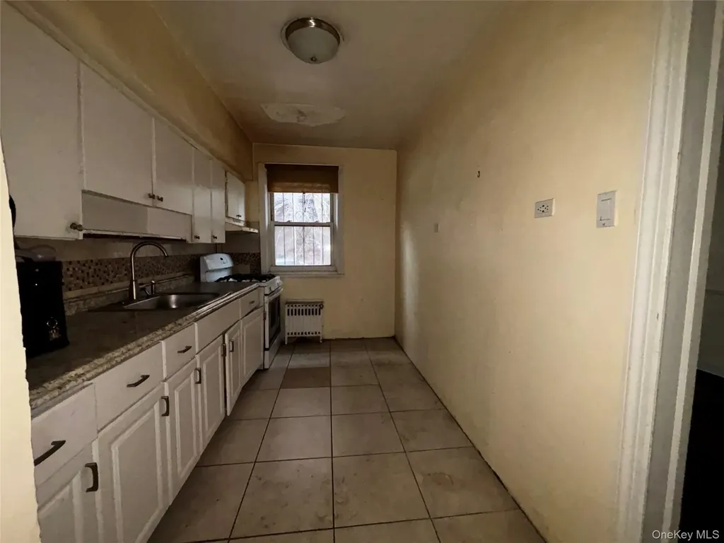 118 Van Cortlandt Avenue W Bronx NY 10463