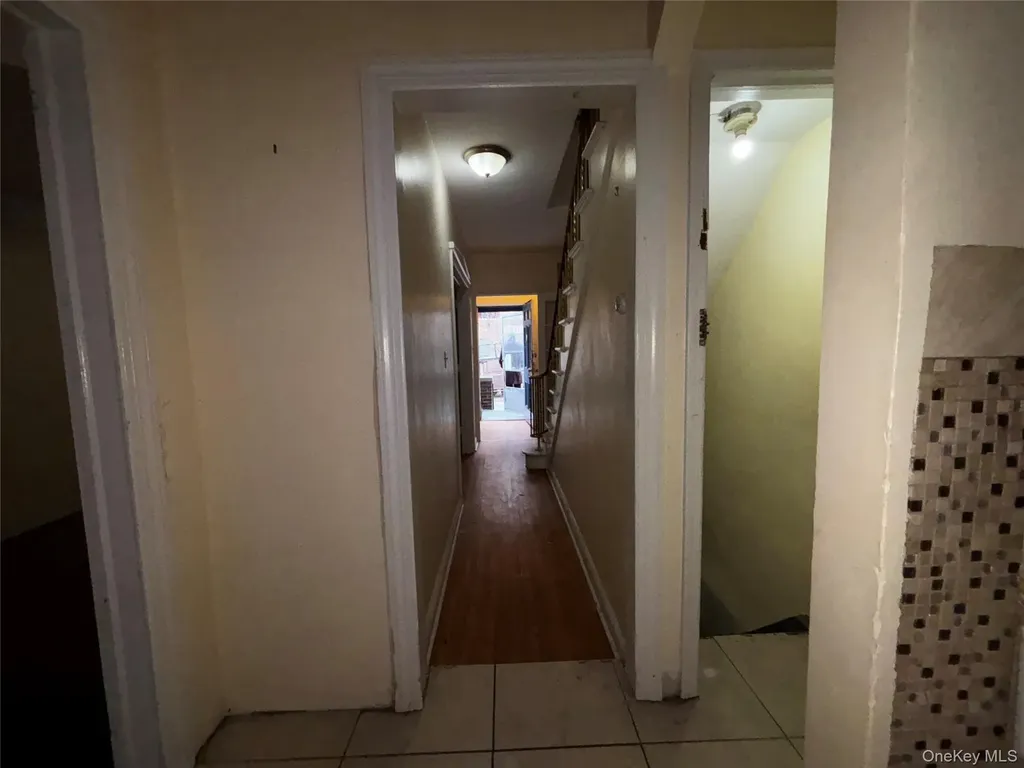 118 Van Cortlandt Avenue W Bronx NY 10463