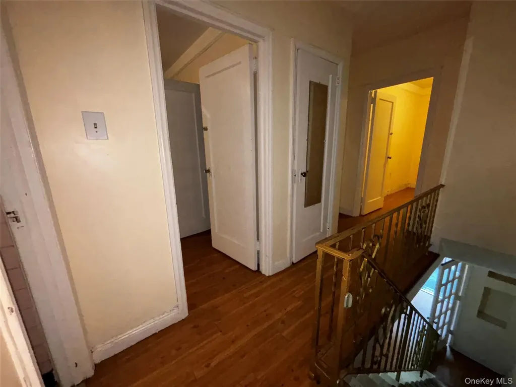 118 Van Cortlandt Avenue W Bronx NY 10463