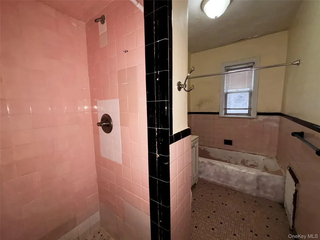 118 Van Cortlandt Avenue W Bronx NY 10463