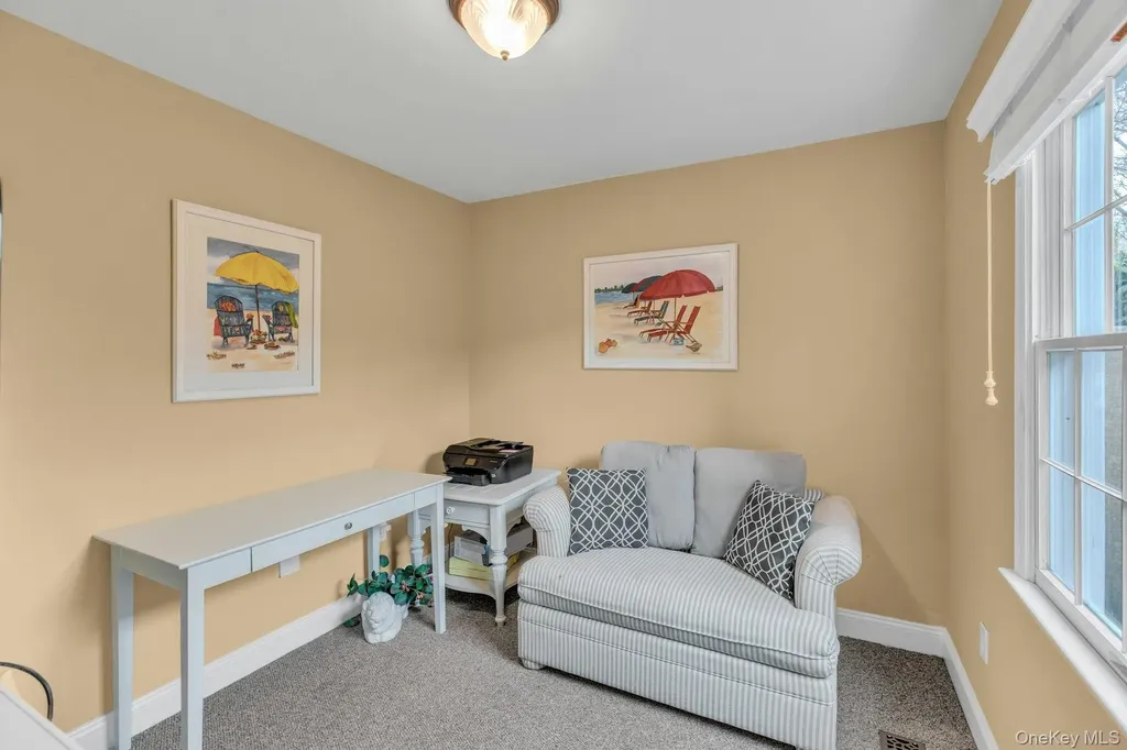 26 Oak Lane Hampton Bays NY 11946