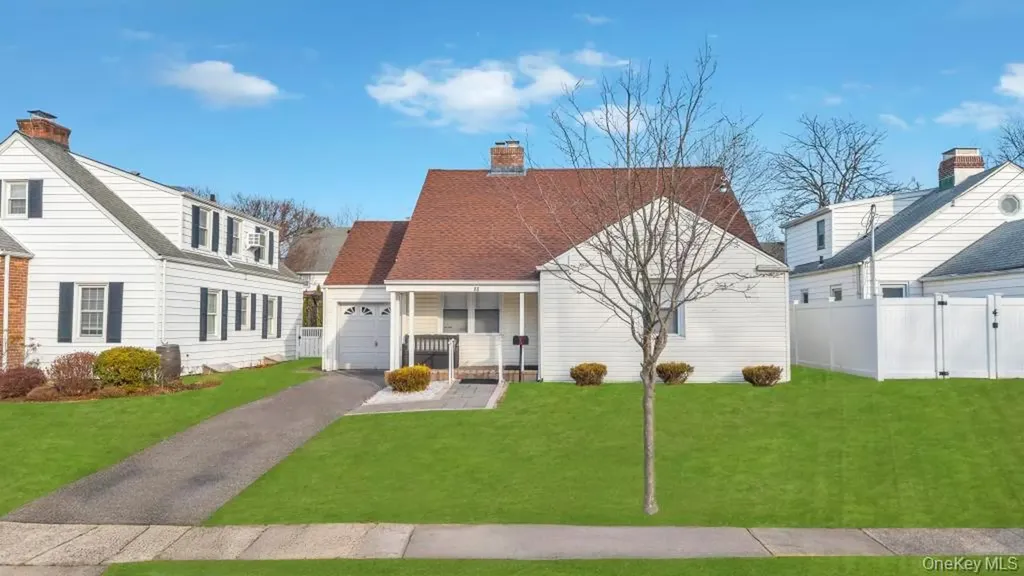88 Krug Place Mineola NY 11501