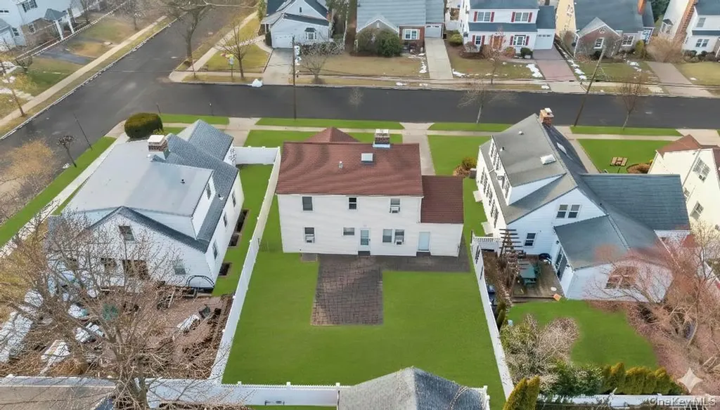 88 Krug Place Mineola NY 11501