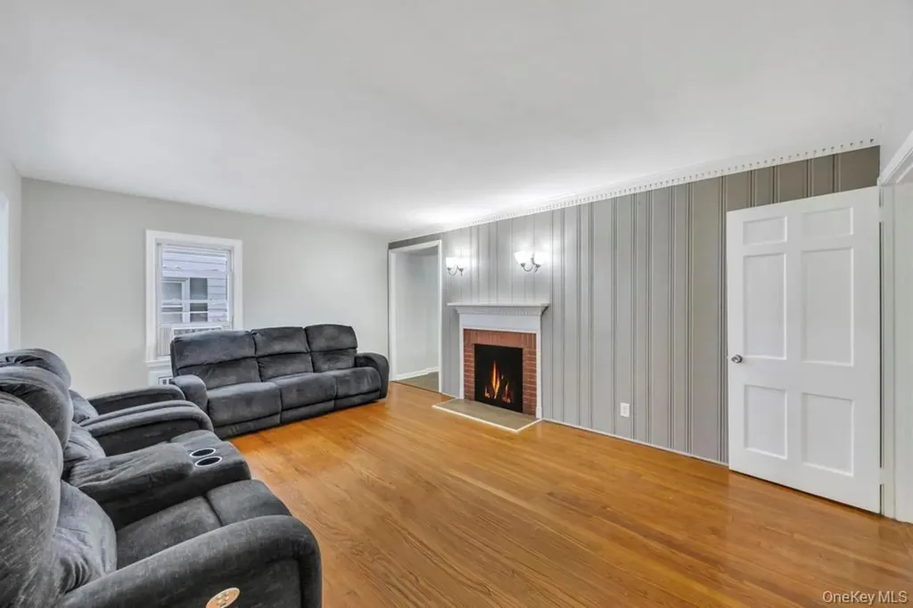 88 Krug Place Mineola NY 11501