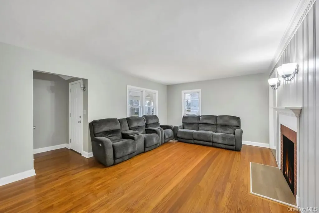 88 Krug Place Mineola NY 11501