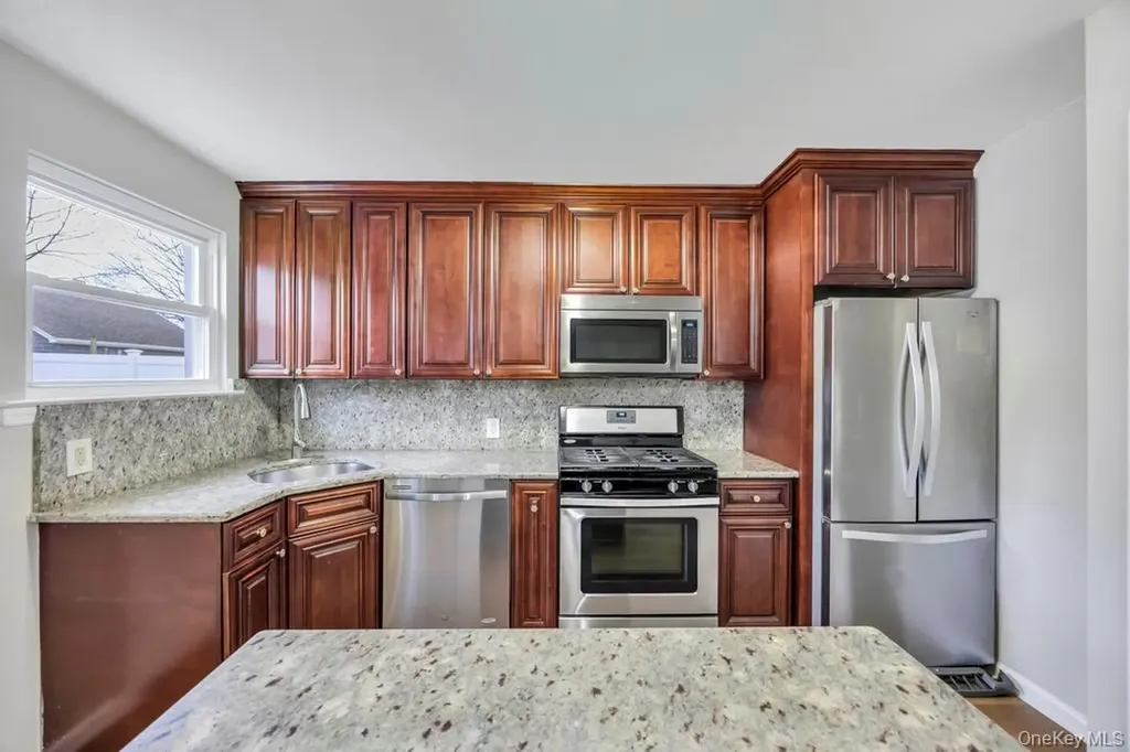 88 Krug Place Mineola NY 11501