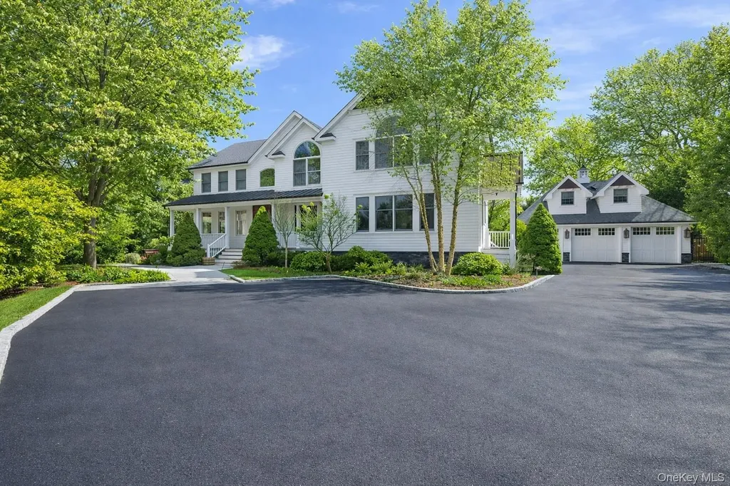 15 Carter Road Hampton Bays NY 11946