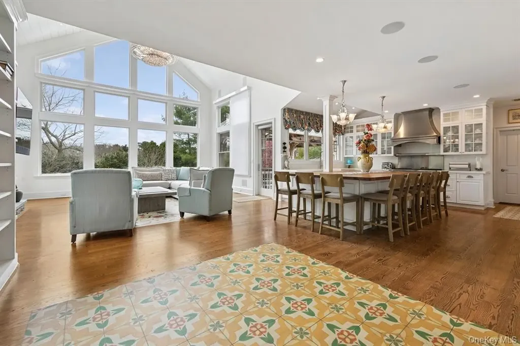 15 Carter Road Hampton Bays NY 11946