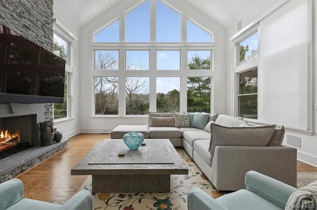 15 Carter Road Hampton Bays NY 11946