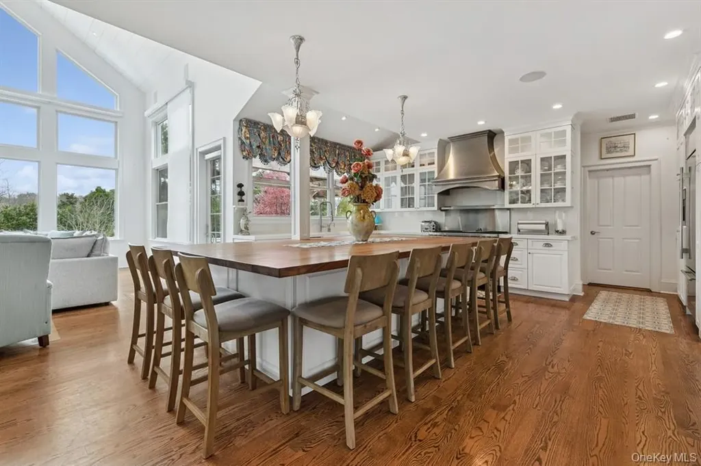 15 Carter Road Hampton Bays NY 11946