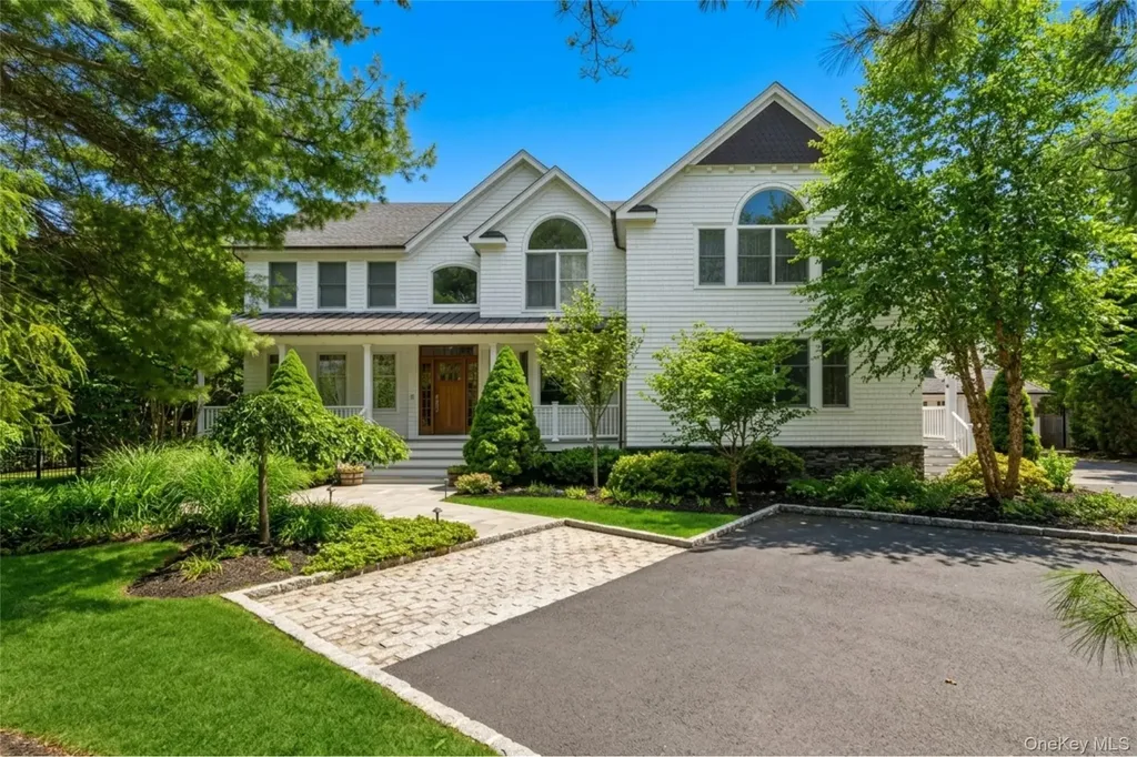15 Carter Road Hampton Bays NY 11946