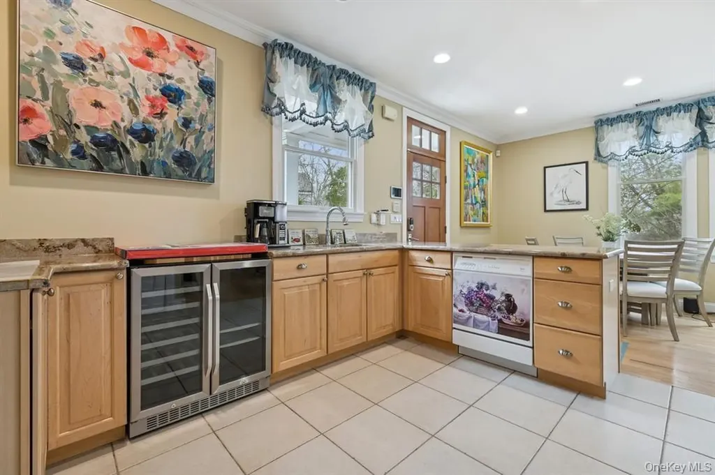 15 Carter Road Hampton Bays NY 11946