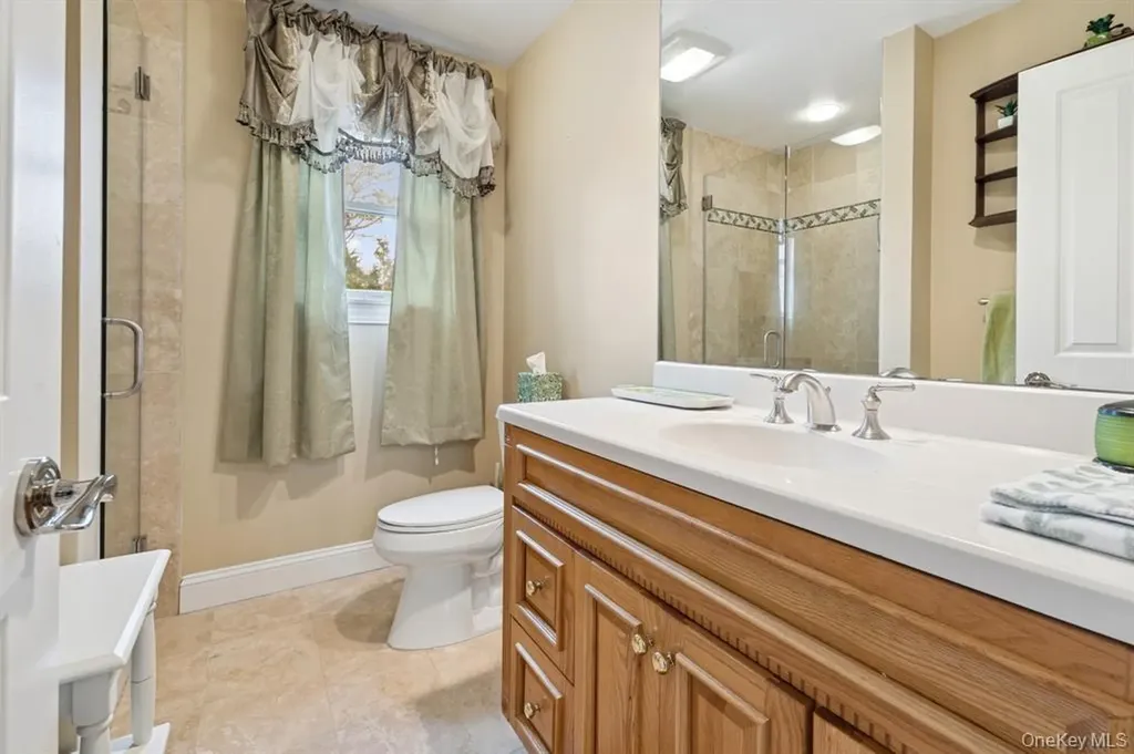 15 Carter Road Hampton Bays NY 11946