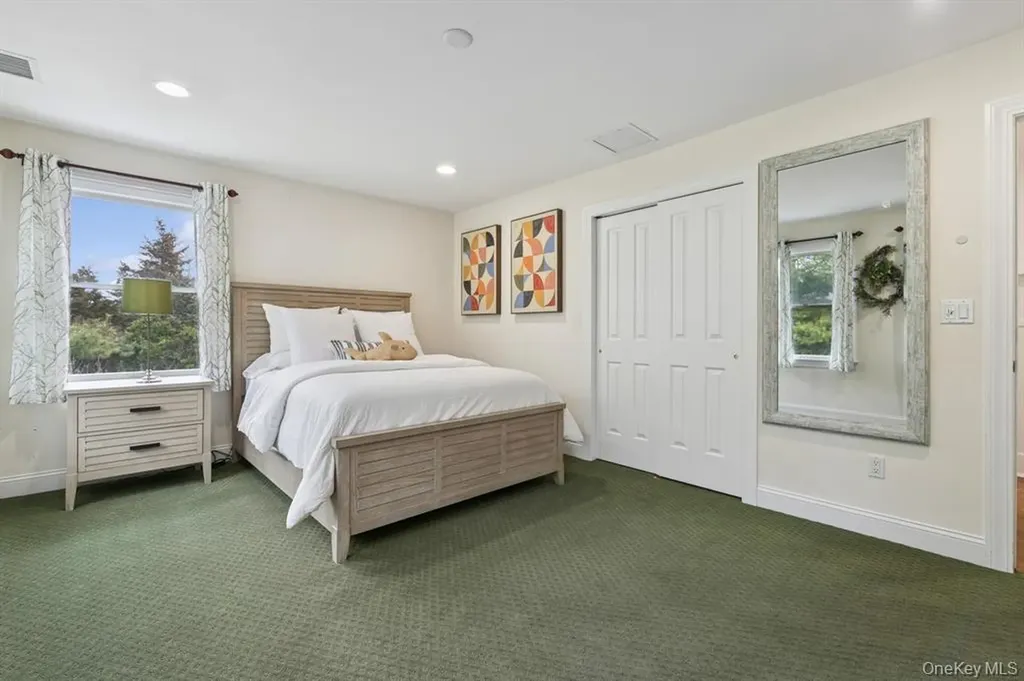15 Carter Road Hampton Bays NY 11946