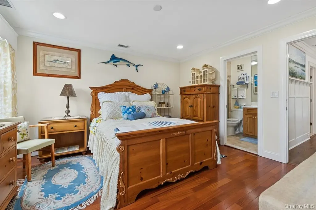 15 Carter Road Hampton Bays NY 11946