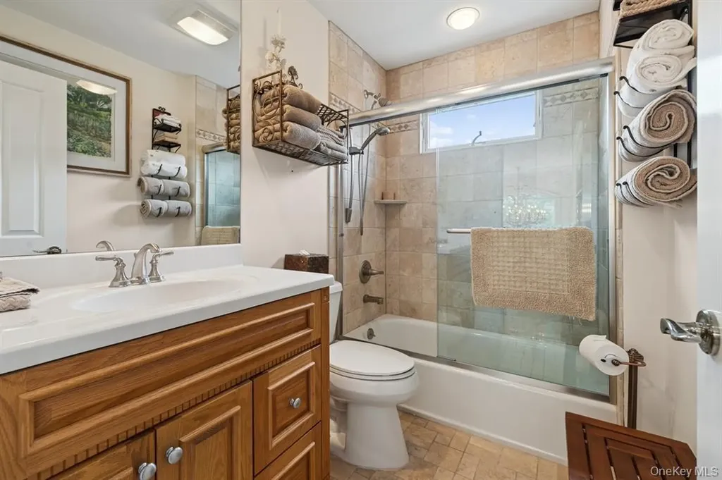 15 Carter Road Hampton Bays NY 11946