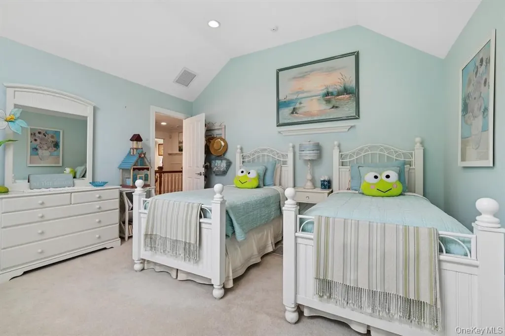 15 Carter Road Hampton Bays NY 11946
