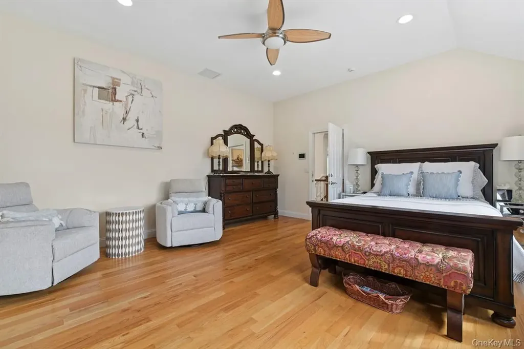 15 Carter Road Hampton Bays NY 11946