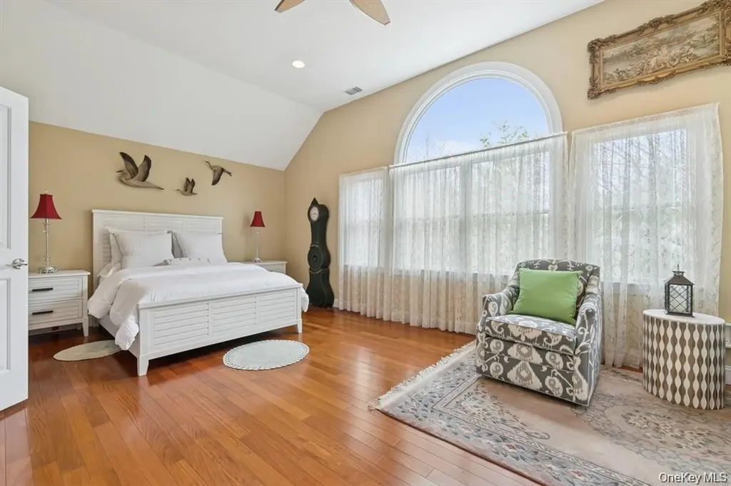 15 Carter Road Hampton Bays NY 11946